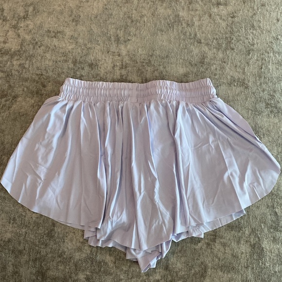 Wsirmet flowy 2 in 1 lilac shorts size Medium {1018} - Picture 4 of 11